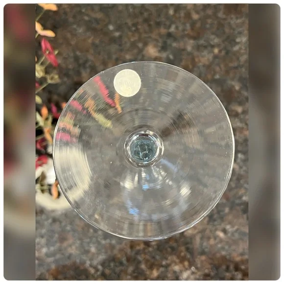 Colony-Pair of Crystal Dove Etched Champagne Glasses-Made In Romania - Picture 5 of 5